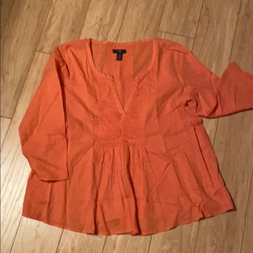 Gap size S - peachy pink shirt